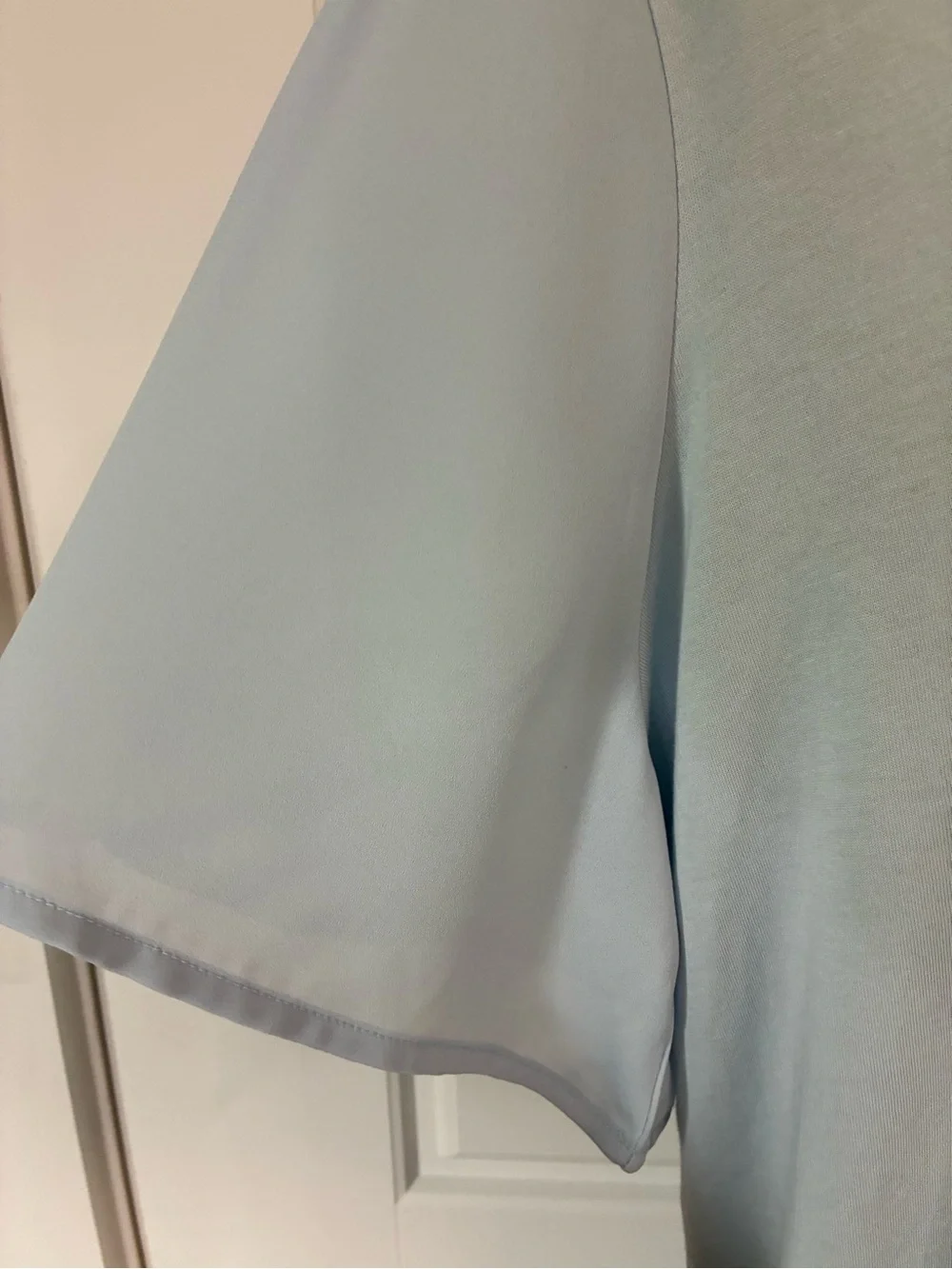 Michael Kors V-Neck Tee Shirt Blouse Beach Coastal Cottagecore Light Blue Large